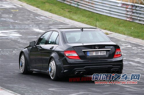 百公里加速4.2s 奔驰C63 AMG黑色版谍照 衡阳汽车网 百公里加速4.2s 奔驰C63 AMG黑色版谍照 衡阳汽车网