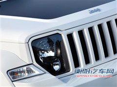 或洛杉矶车展亮相 JEEP推自由人北极版