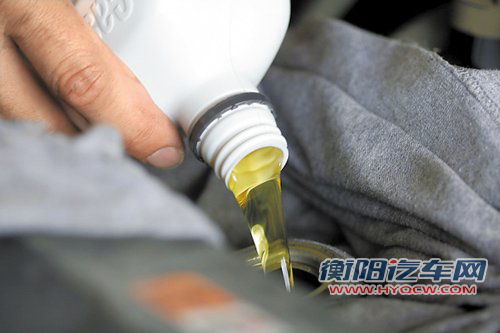 爱车冬季保养诀窍多 机油更换要及时