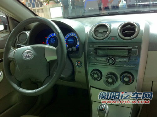 首发告捷 比亚迪2012款G3广州车展受热捧