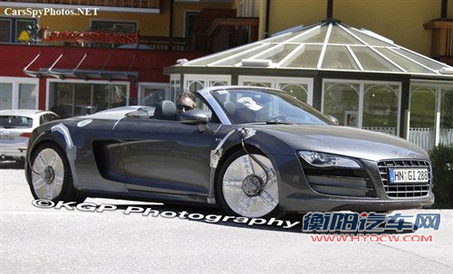 配双离合变速箱 2013款奥迪R8路试谍照
