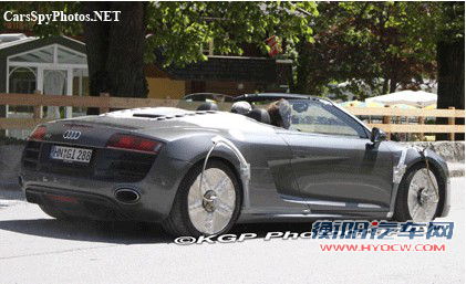 配双离合变速箱 2013款奥迪R8路试谍照