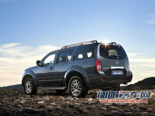 日产新全尺寸SUV谍照 增压引擎明年亮相