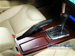 广汽 广汽乘用车 传祺 2012款 2.0l at尊贵版