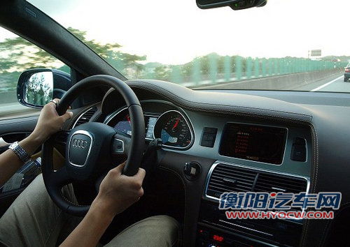 试驾评测2012款奥迪Q7 3.0TDI 突破科技