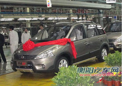 东风柳汽乘用车产销破10万辆 2013推三厢车