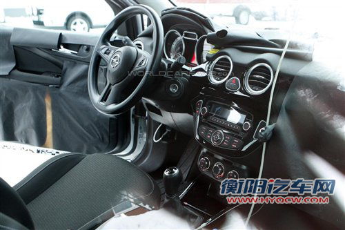 将2013年发布 欧宝Allegra内饰谍照曝光 汽车之家