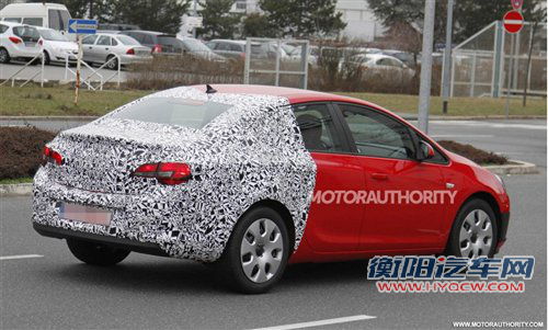 尾部变化明显 改款雅特三厢版谍照曝光
