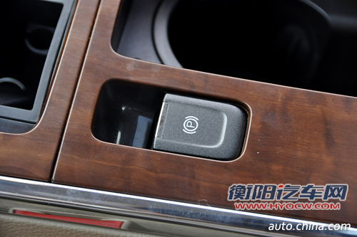 商务新宠儿 中华网试驾荣威950 2.4L行政版