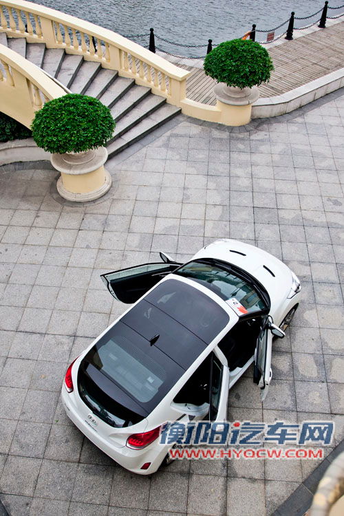 让生活充满自由和诱惑 试驾飞思Veloster