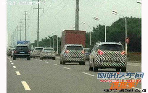 国产雪铁龙C4三厢与标致3008谍照曝光 汽车之家