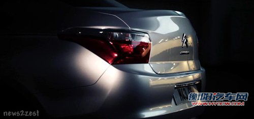 国产雪铁龙C4三厢与标致3008谍照曝光 汽车之家