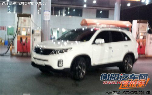 车尾变化明显 新款索兰托无伪谍照曝光 汽车之家