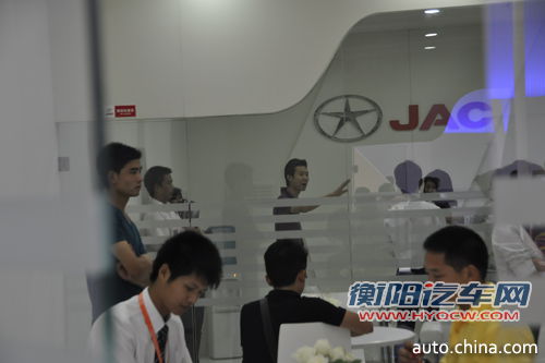 深港澳车展车主闹江淮展台 自主品牌需深思