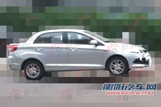 图1三厢版的侧面造型与老款几乎完全一样