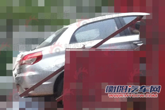 三厢版的尾部也有一定程度的变化