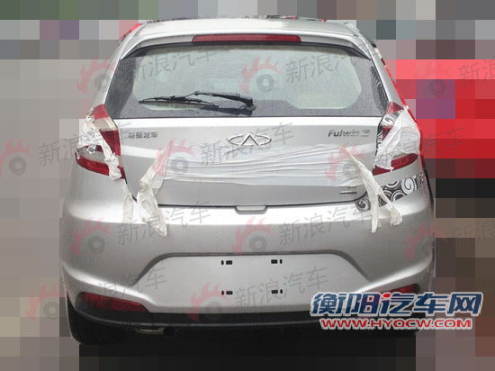 图6两厢版的尾部变化幅度不大