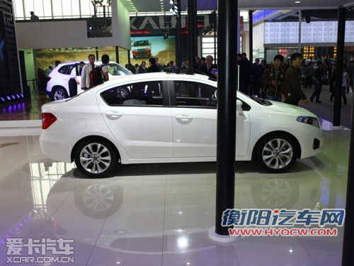 前脸设计大不同 曝中华H230两厢定妆照