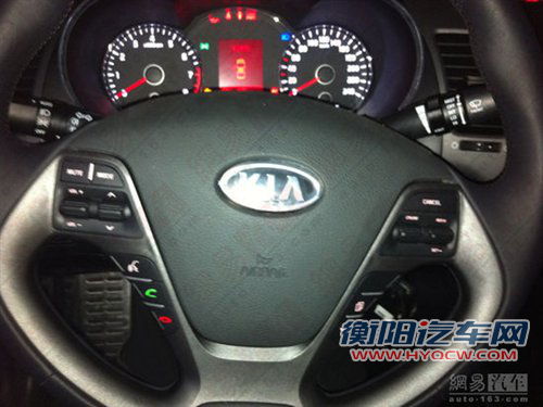丰富配置是看点 国产起亚K3内饰谍照