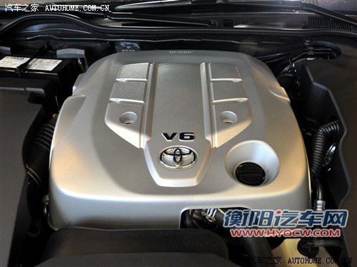 丰田 一汽丰田 皇冠 2011款 v6 2.5 royal 真皮天窗特别版