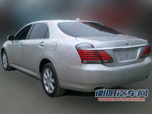 外形设计更动感 改款皇冠无伪谍照曝光 汽车之家