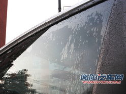 雨季行车多烦恼 爱卡教您去除侧窗雨水