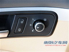 实用性的比拼 大众途安对比丰田逸致