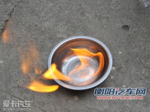 涂抹方式找不同 实测雨敌使用效果