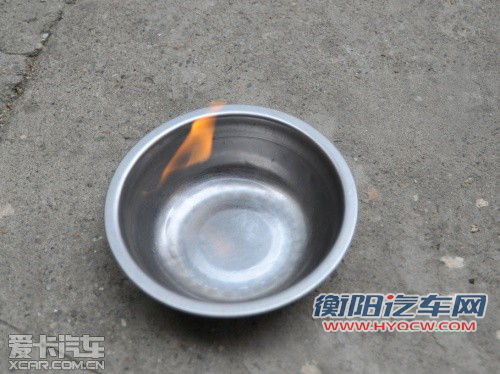 涂抹方式找不同 实测雨敌使用效果