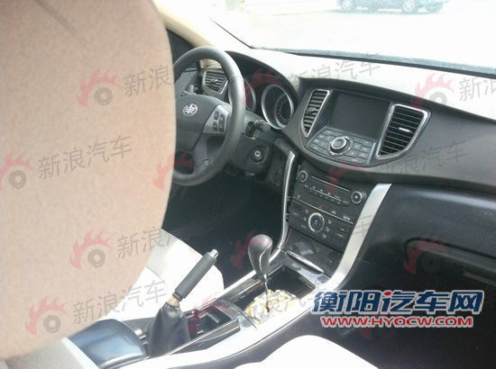 奔腾B70换代车型谍照