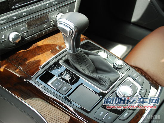 奥迪A7 2011款 3.0TFSI AT quattro豪华型