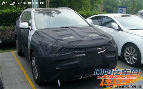 预计12月上市 疑似国产全新胜达谍照!