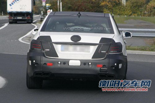 奔驰E63 AMG改款谍照 明年发布/V8引擎