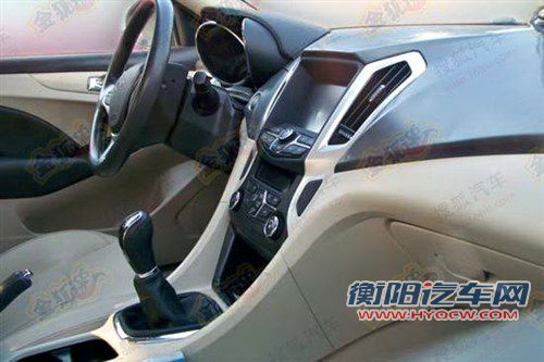 定位高于A3 奇瑞M16最新内饰谍照曝光 汽车之家