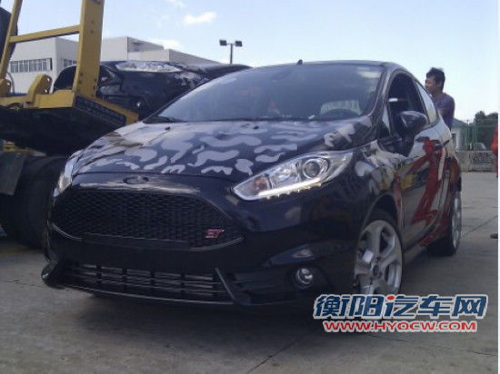 或配1.6T+6MT 嘉年华ST三门版谍照曝光