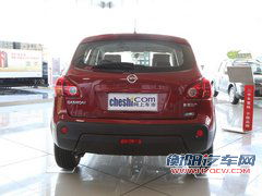 东风日产  逍客 2.0 CVT 车辆正后方尾部视角