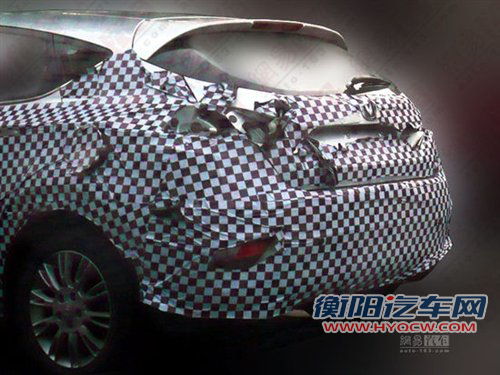 有望明年投放 长安逸动两厢版实车曝光 汽车之家