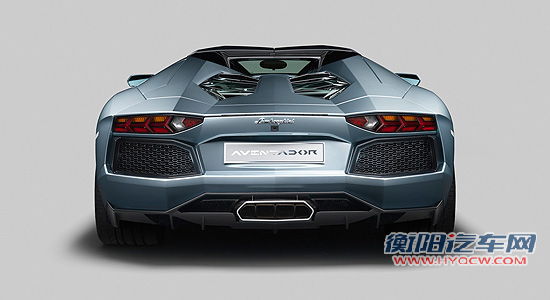 Aventador LP 700-4 Roadster亮相