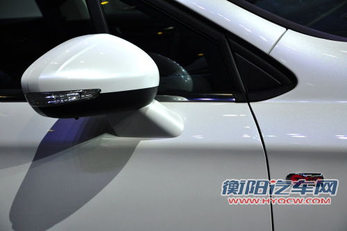 外后视镜集成转向灯