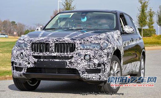 日前，宝马全新一代X5（代号F15）的轻度伪装谍照被曝光出来，其中包括了M-Pack套件版以及普通版车型，更多的外观设计细节浮出水面