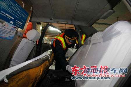 上海出租车后排无安全带最高罚两千 
