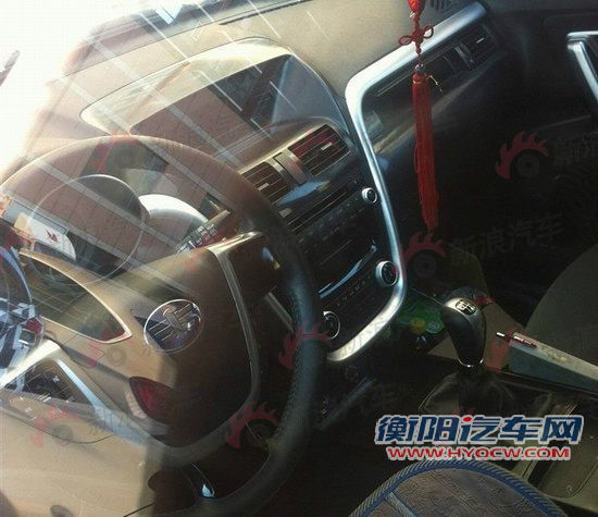 一汽奔腾首款SUV谍照