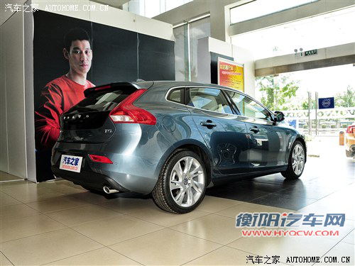 沃尔沃沃尔沃(进口)沃尔沃V402013款 基本型