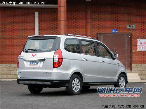 五菱汽车上汽通用五菱五菱宏光2013款 1.5L基本型