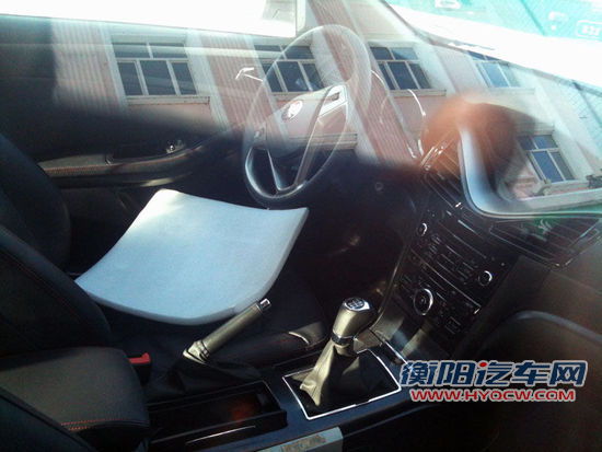 有望下半年上市 全新奔腾B70谍照曝光