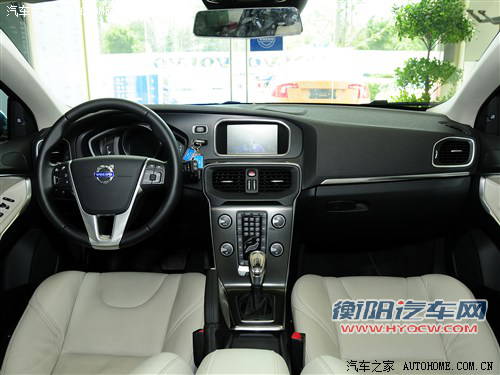 沃尔沃沃尔沃(进口)沃尔沃V402013款 基本型