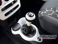 奇瑞奇瑞汽车奇瑞QQ2013款 1.0L 手动时尚版