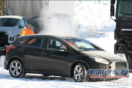 新款福特福克斯前脸凶悍 最快明年发布