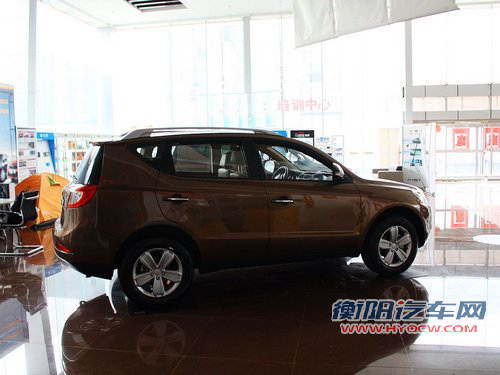 吉利英伦  英伦SX7 2.0L MT 车辆正右侧