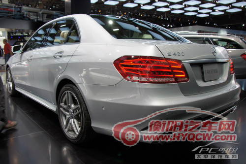 2014款奔驰E级四门轿车版